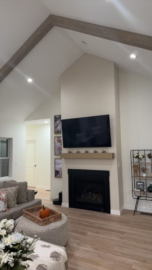 Experience exceptional TV mounting services from Topline TV Mounting and Home Theater Services, where professionalism meets expertise.